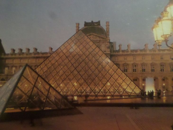 paris mus louvre musee pyramide entr night mar13