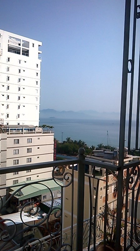 nha trang paris hotel to right beach mar16