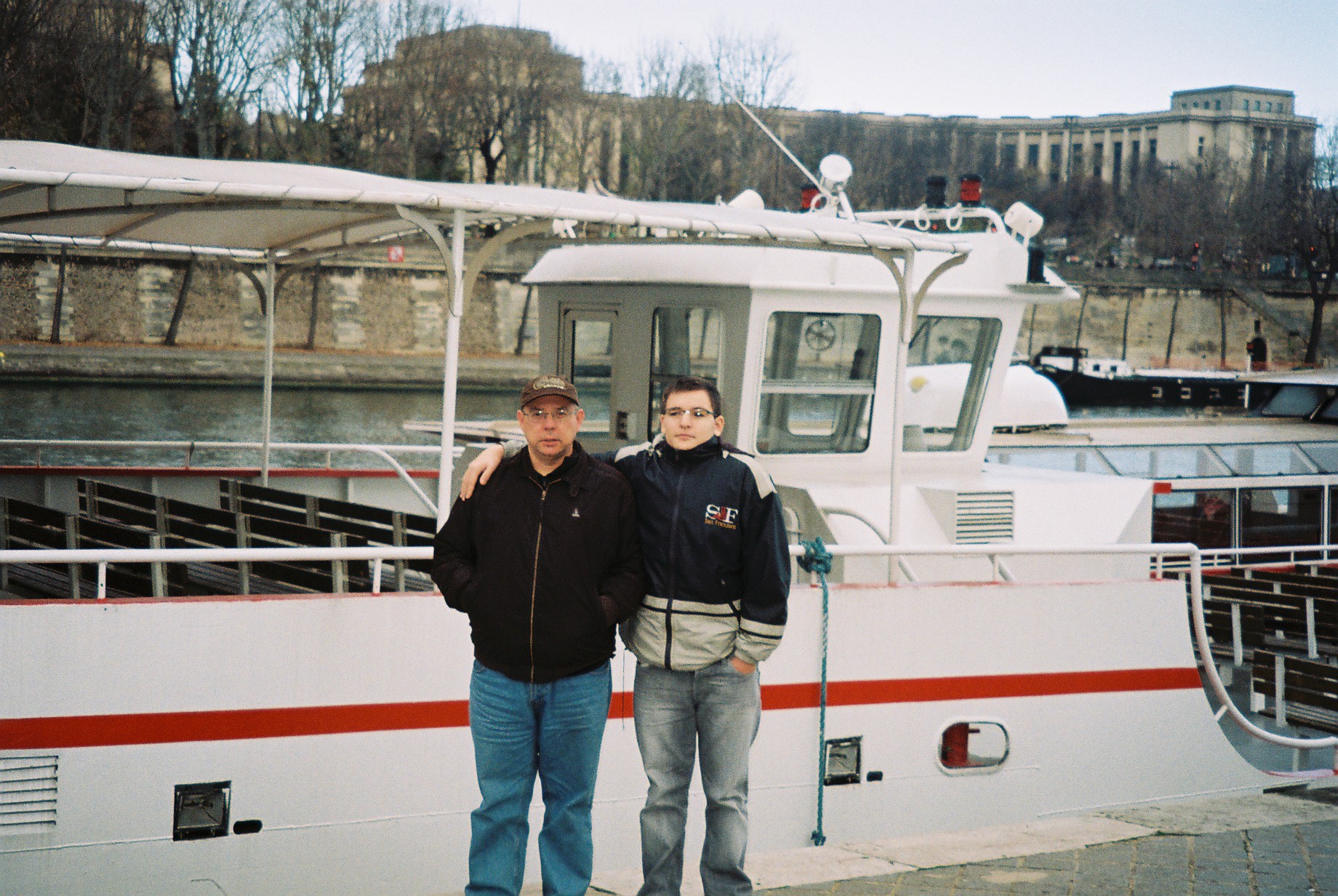 Paris port suffren maxims nov2208