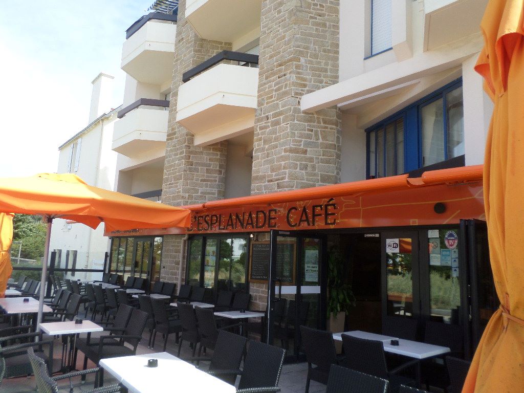 quiberon-l-esplanade-cafe-hoche-jul17