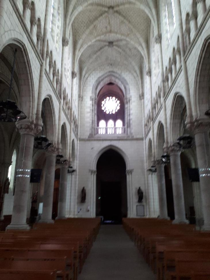 carquefou ch st pierre et st etienne back nave jul20