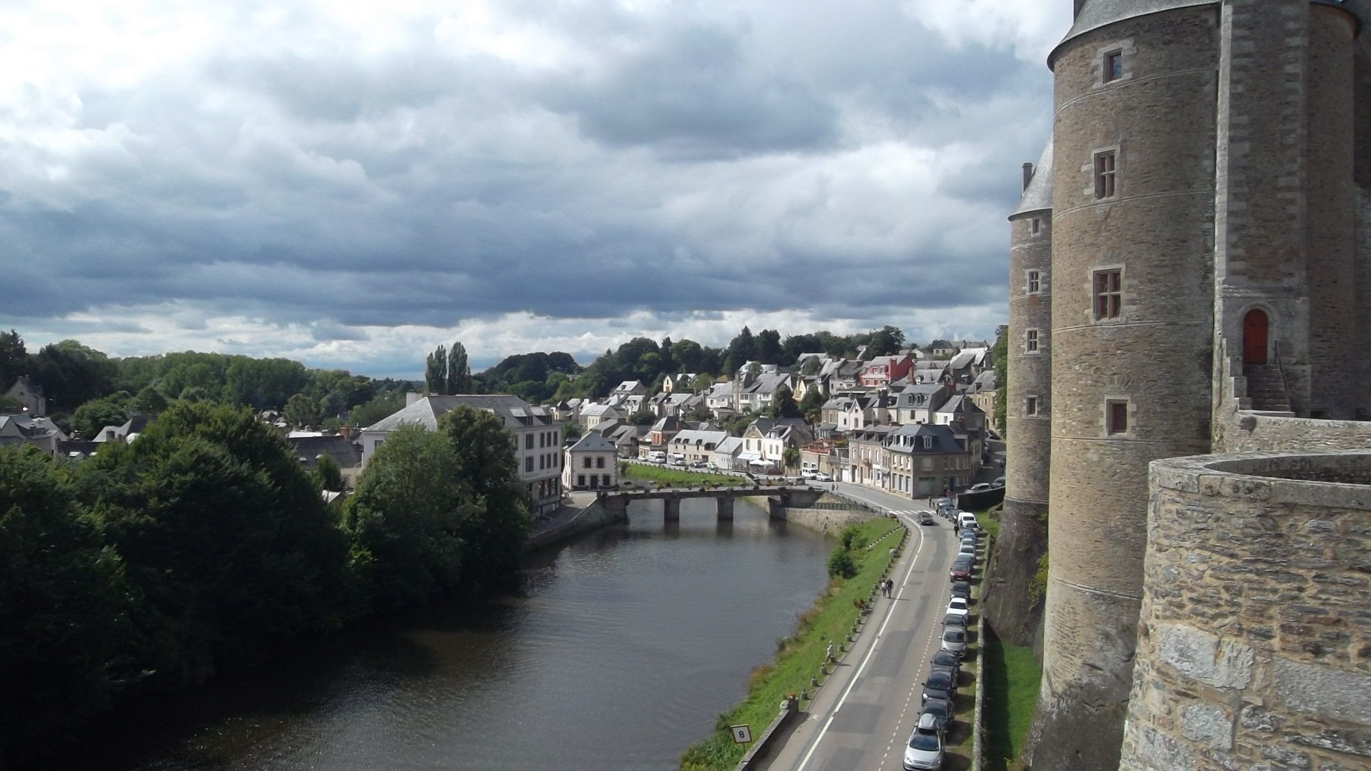 Josselin canal nantes brest along chateau aug12