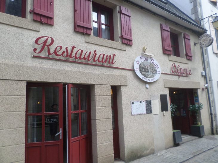 Quimperle créperie du pont fleuri jul20