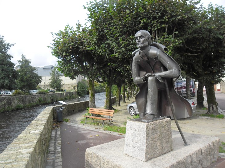 quimperle-river-statue-theodore-de-la-villemarquie-wrote-barzas-breiz-river-laita-oct12