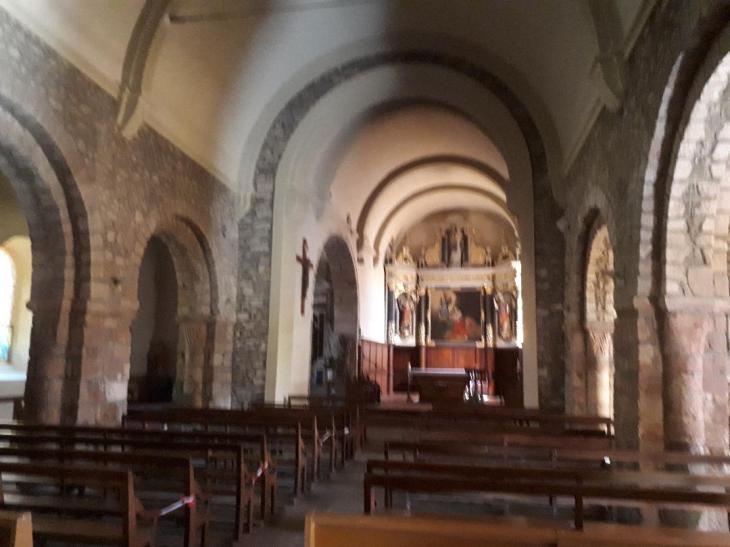 plumergat ch Saint Thuriau nave to altar aug20