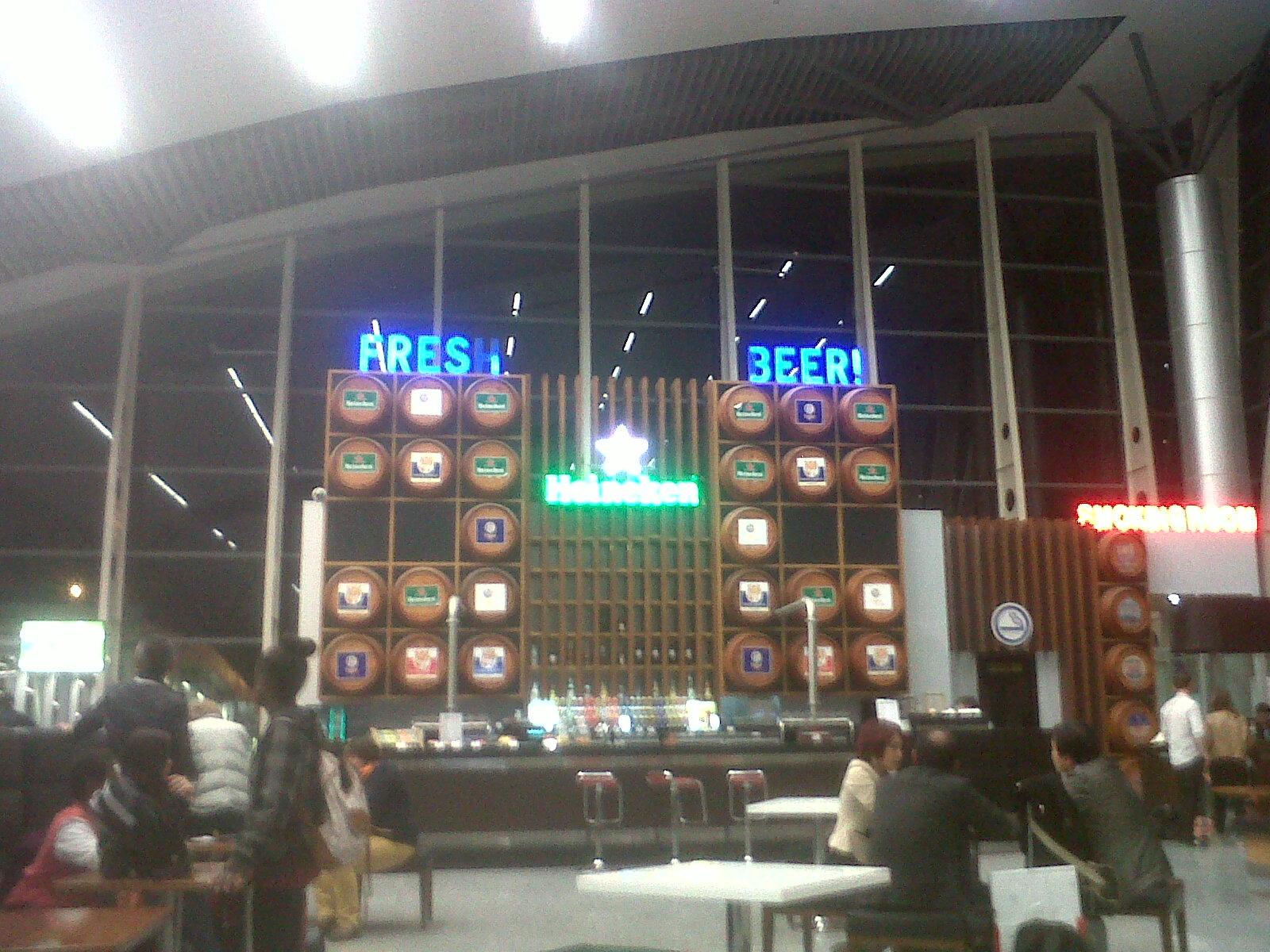 danang airport gate 7 tohanoi feb14
