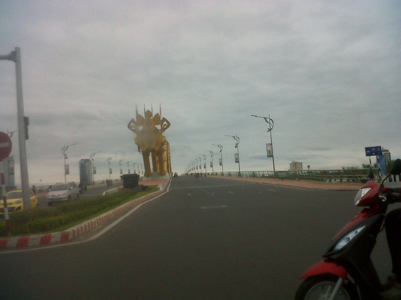 danang dragon bridge facing feb14