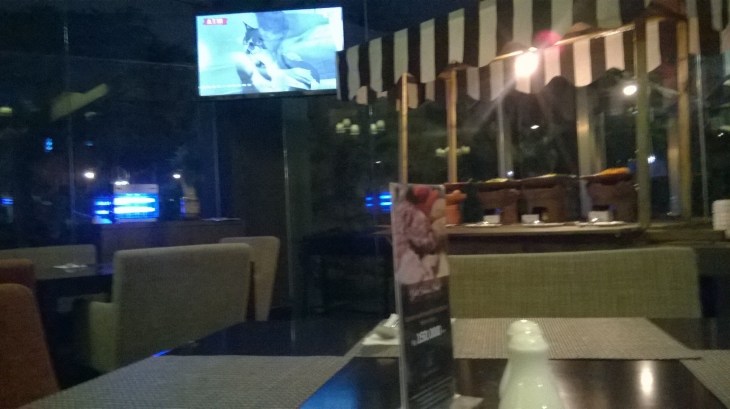 jaka-andromeda-cafe-at-cosmo-dining-room-jan16