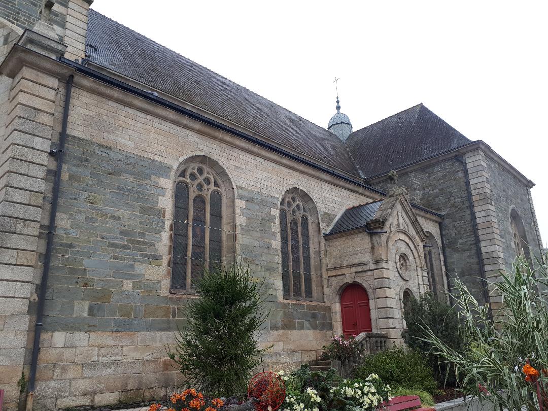 loudeac ch st nicolas side left entry sep20