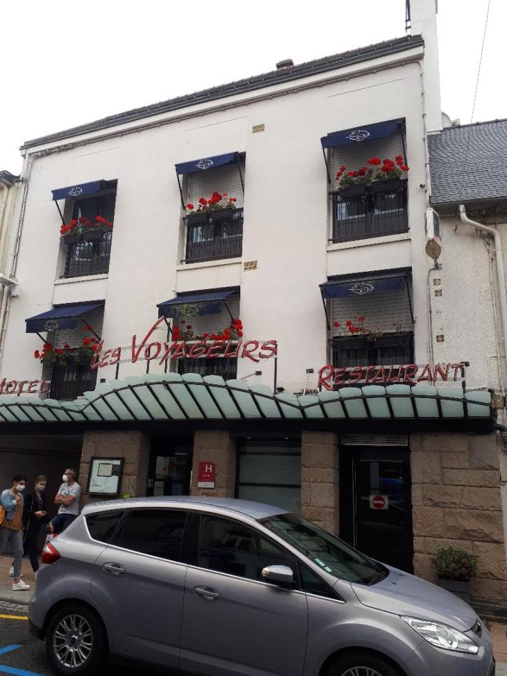 loudeac hotel les voyageurs front sep20