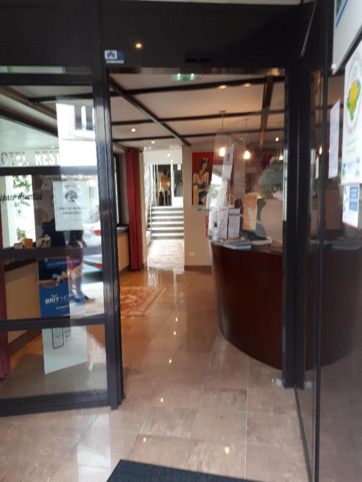 loudeac hotel les voyageurs lobby sep20