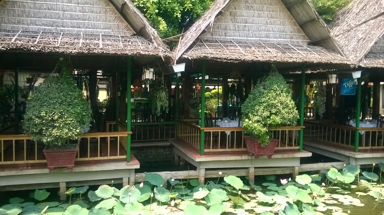 my tho DC 194D resto w client hut tables mar16