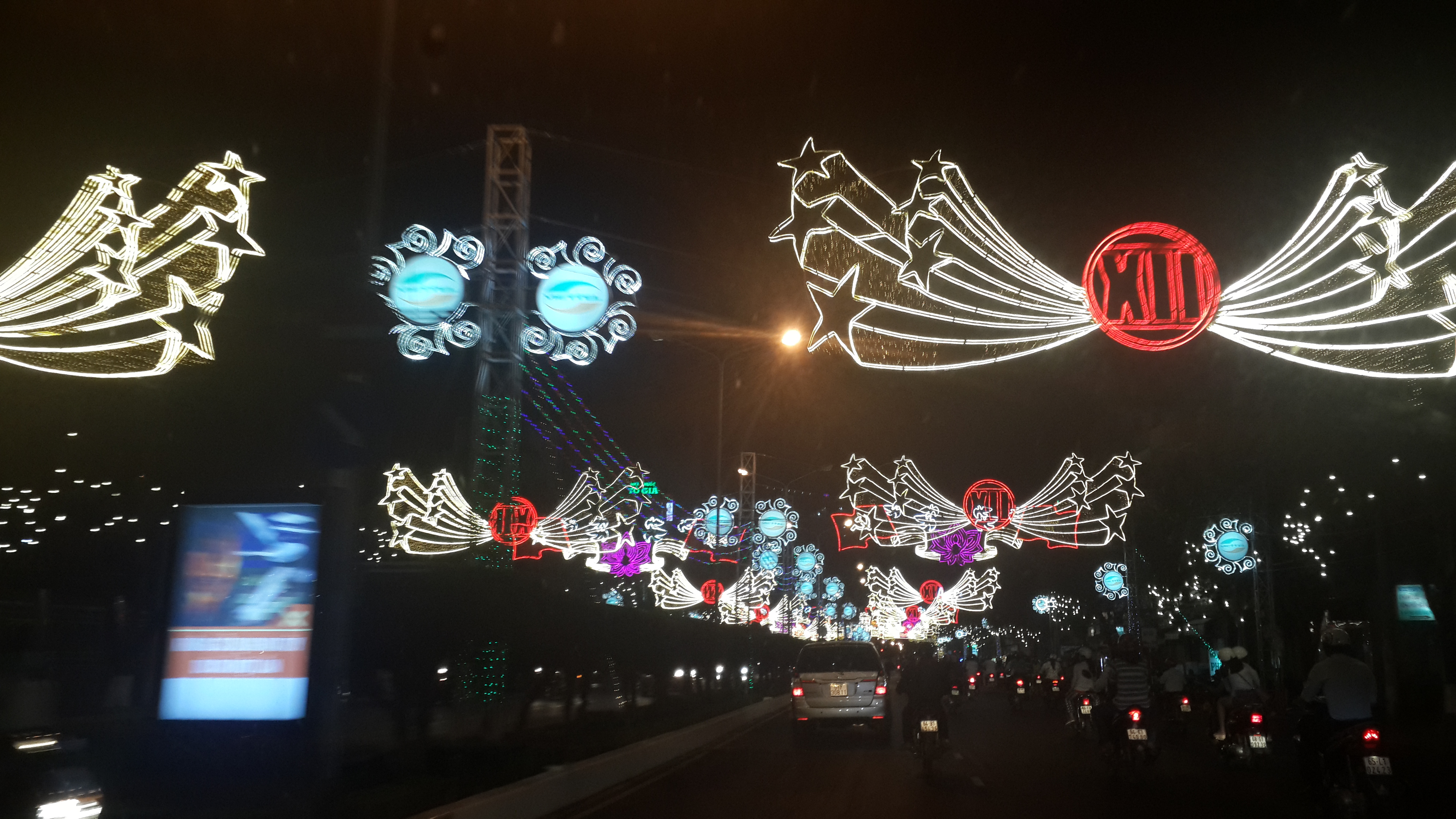 my-tho-entering-town-party-anniv-mar16