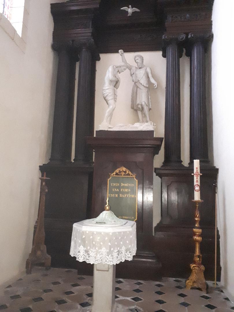 Vannes ch St Patern chapel baptismal font left side sep20