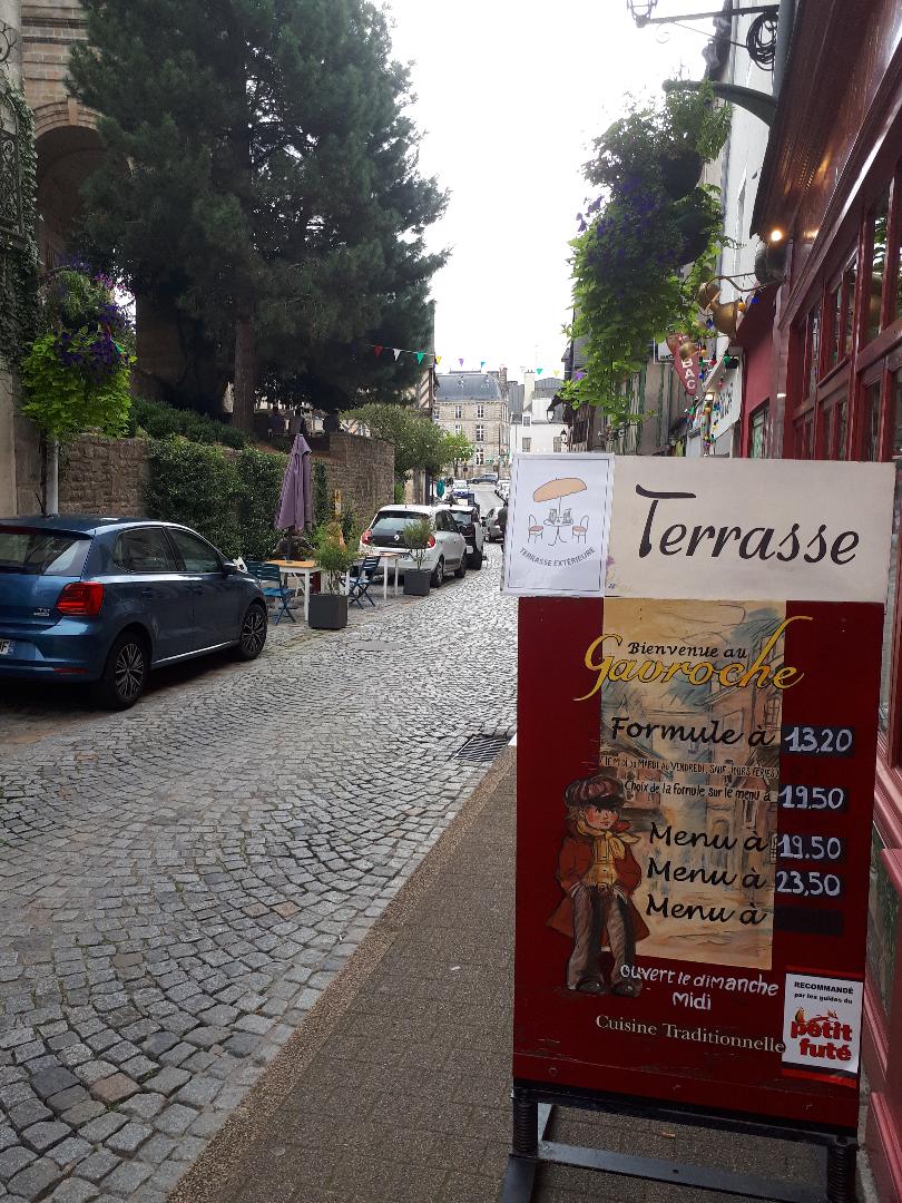 vannes rue de la fontaine le gavroche, et St Patern church sep20