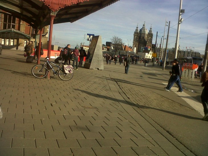 ams centraal station right apr13