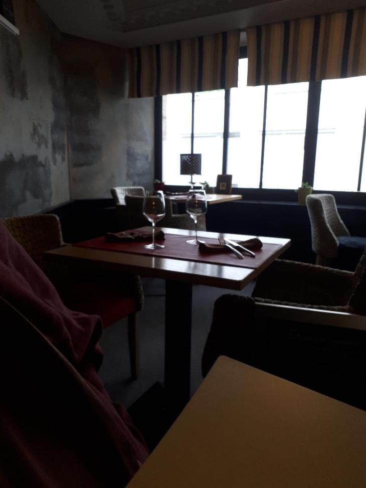 pontivy l aiglon resto dining room oct20