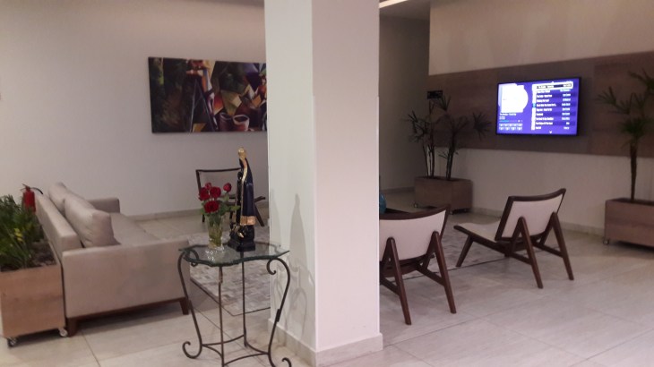 varginha-hotel-cafe-royal-lobby-may17