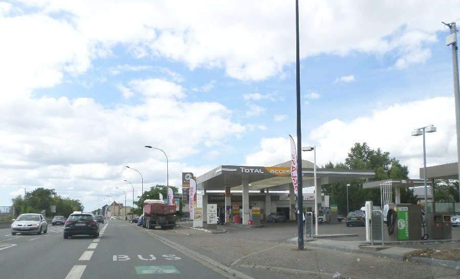 Bordeaux total access quai de la souys D113 aug16