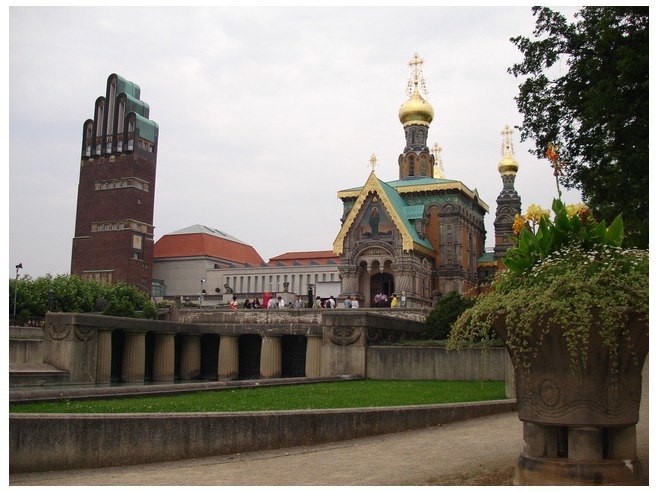 Darmstadts the_chapel_of_mary_magdaleneand_tour_hochzeitstum_sep15