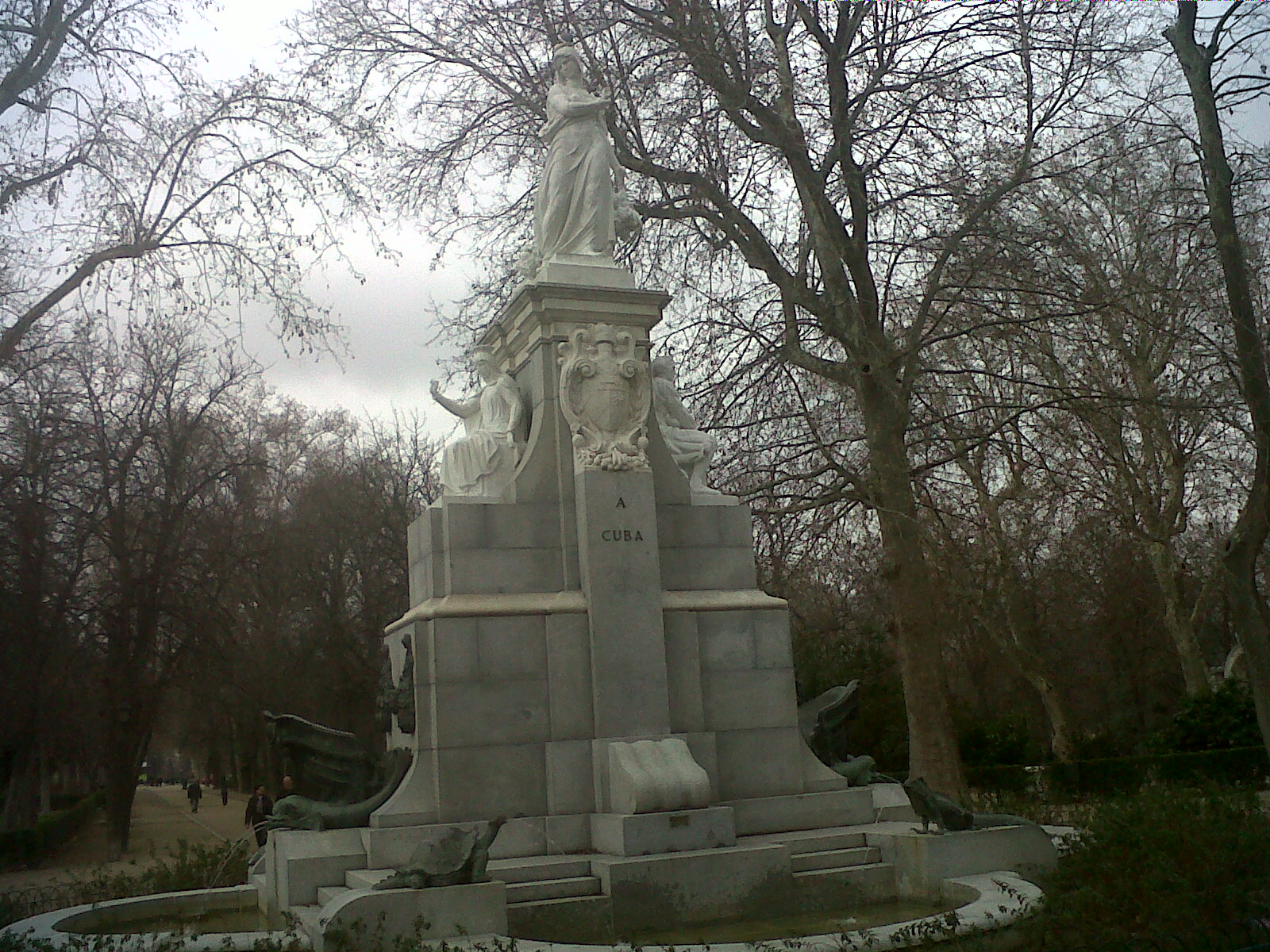 mad retiro park monument a Cuba feb13