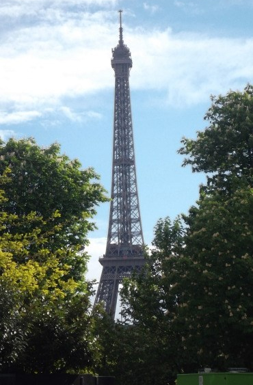 paris tour eiffel cours de la reine apr12