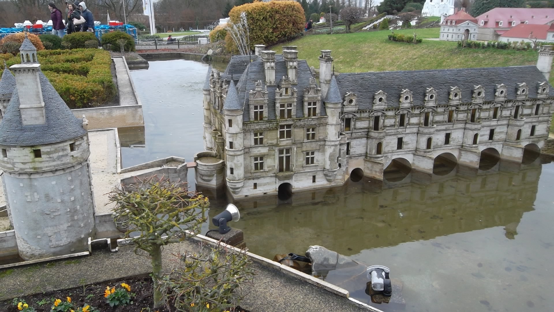 bru-mini-europe-chenonceau-dec12