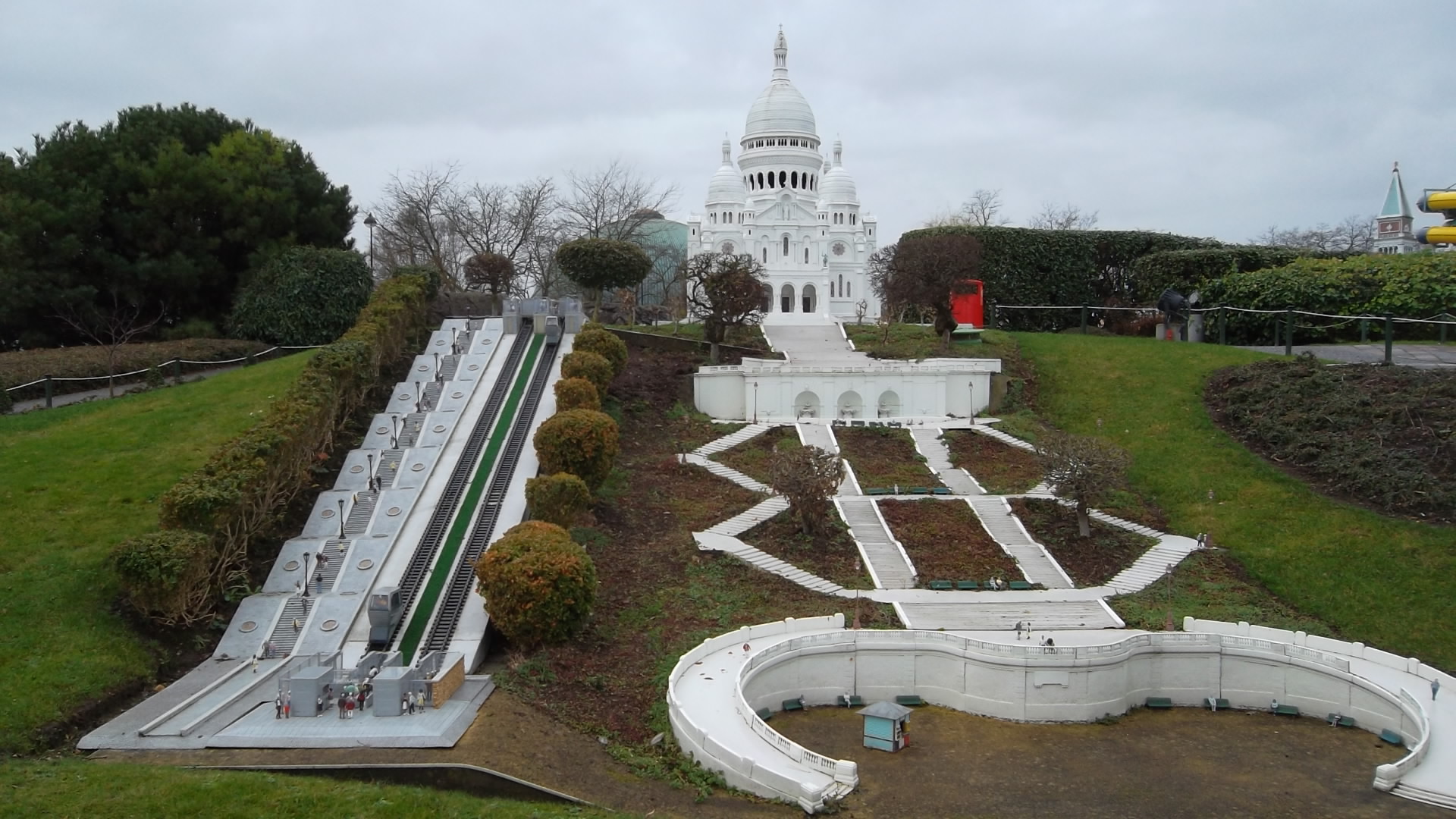bru-mini-europe-sacre-coeur-dec12