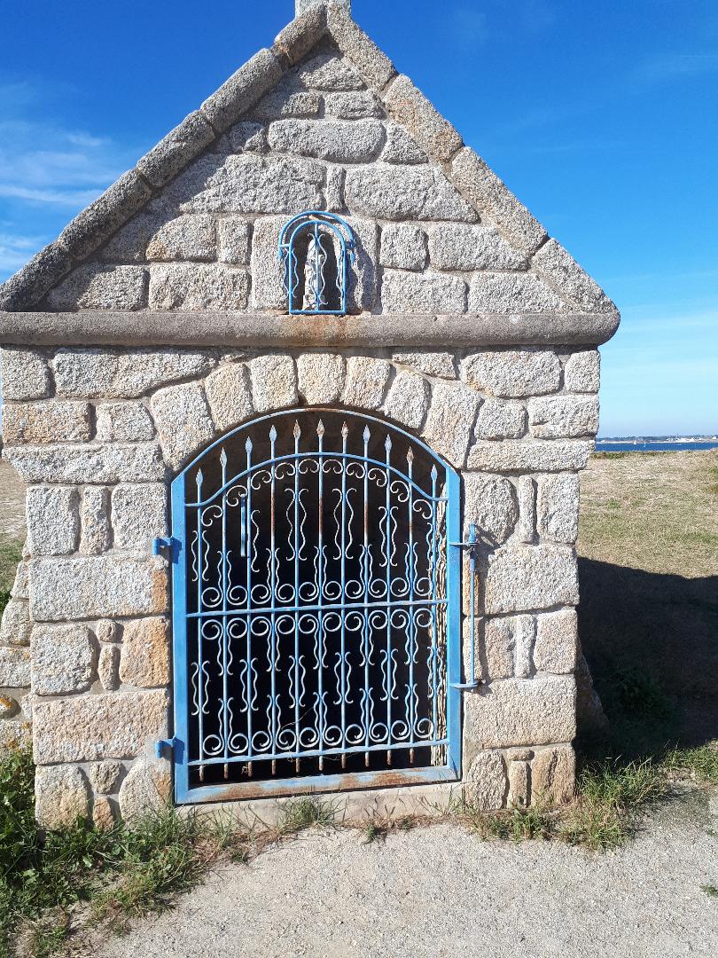 gavres-fountain-st-gildas-on-bay-oct18