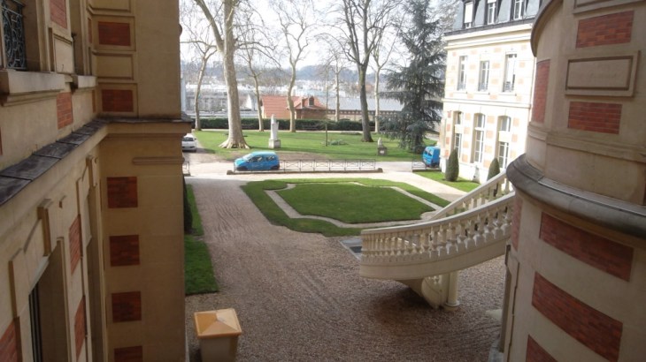 versailles-hotel-de-ville-2fl-to-patio-mar13