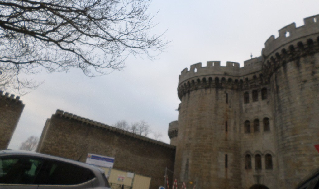 alencon-chat-main-ent-jan19