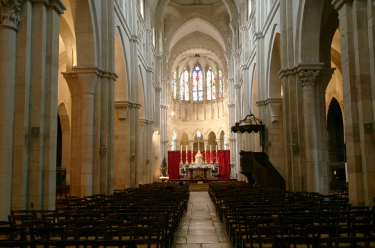beaune coll ch Notre Dame nave aug11
