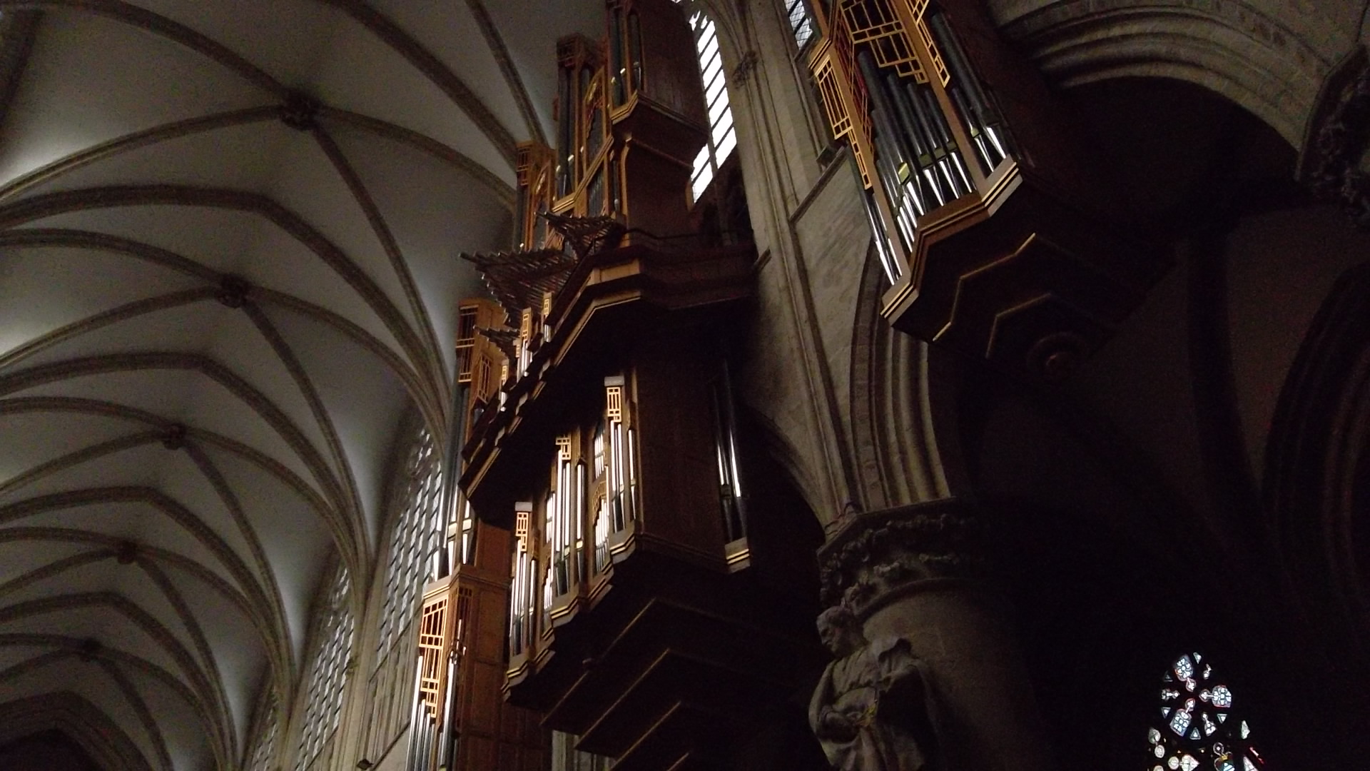 bru-cathedral-st-michel-st-gudule-organ-dec12