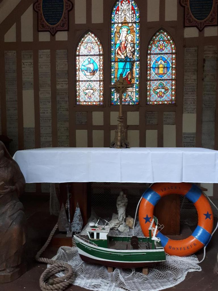 hon-chap-notre-dame-de-grace-mass-fisherman-virgin-chapel-aug18