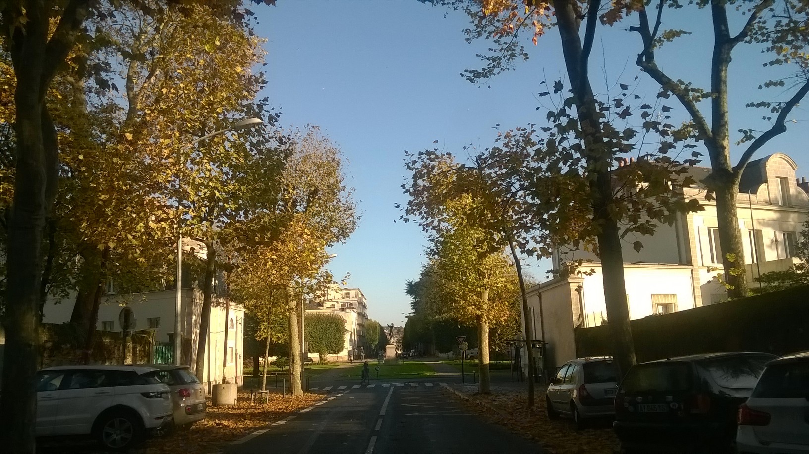 nantes-pl-gen-mellinet-statue-nov16