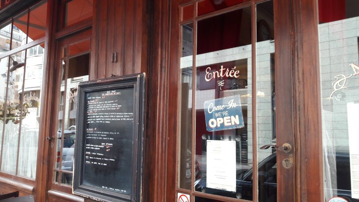 paris-cassenoix-resto-arriving-apr17