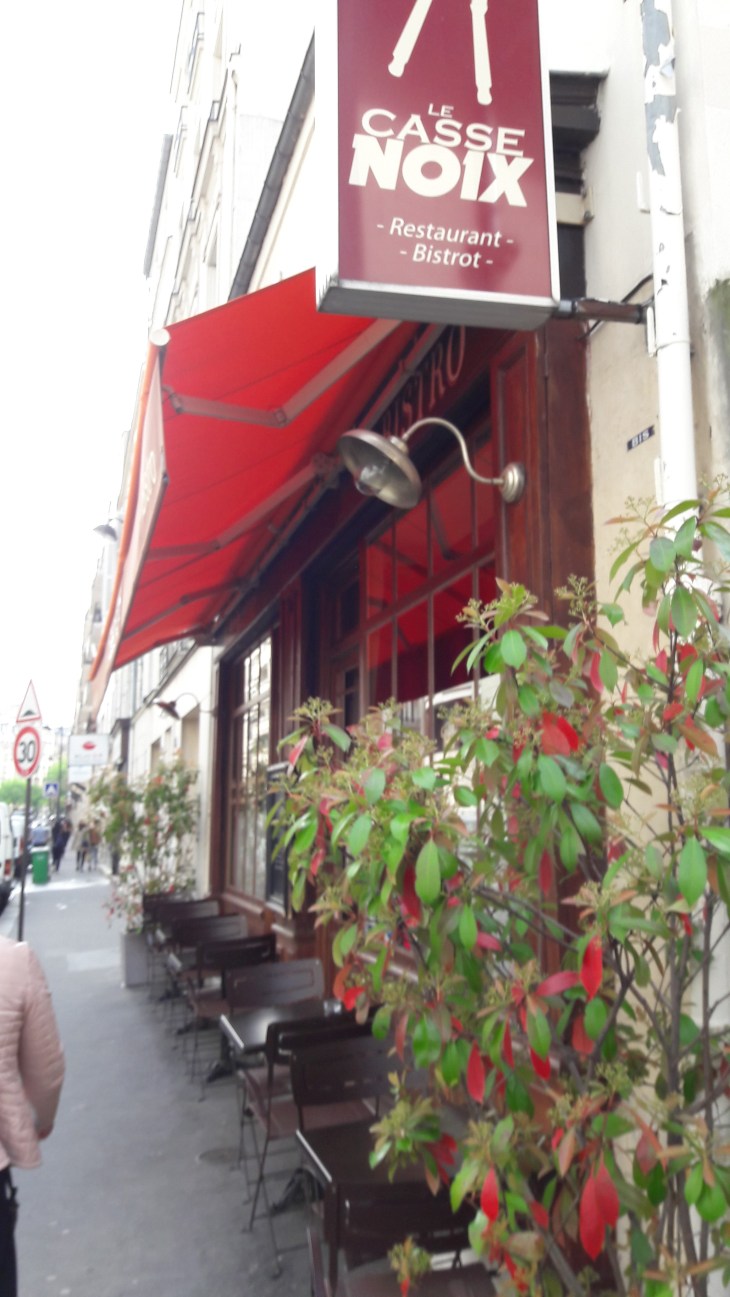 paris-cassenoix-resto-front-door-apr17