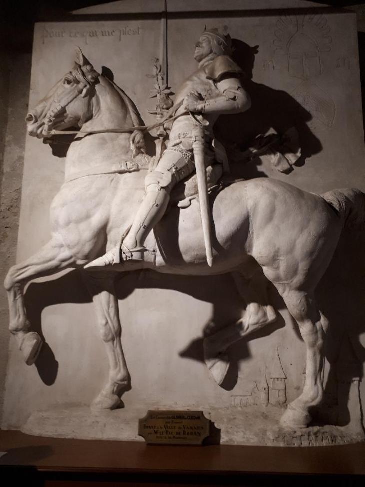 sus-castle-cabinet-salle-olivier-clisson-on-horse-gift-of-duchess-of-rohan-done-1892-nov18