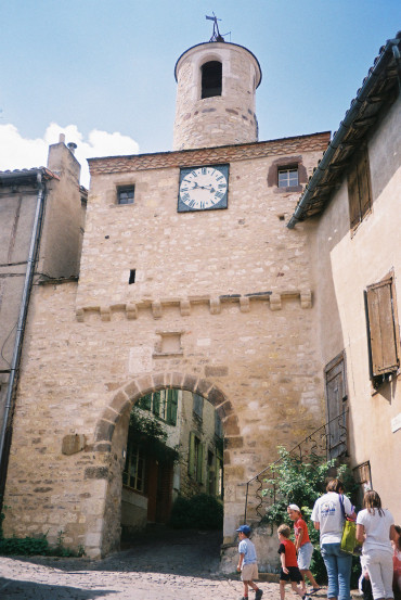 cordes-sur-ciel-grand-rue-de-l-horloge
