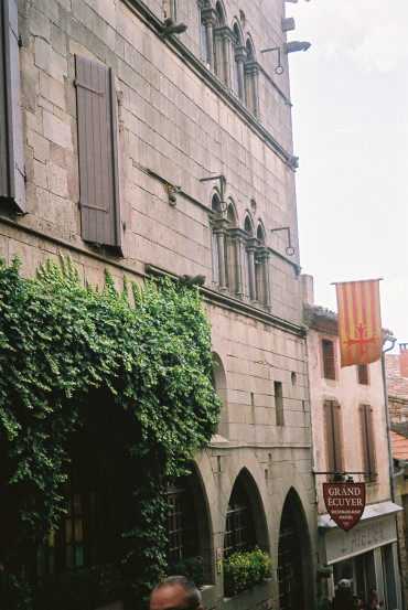 cordes-sur-ciel-maison-du-grand-ecuyer-now-hotel-resto-gastro
