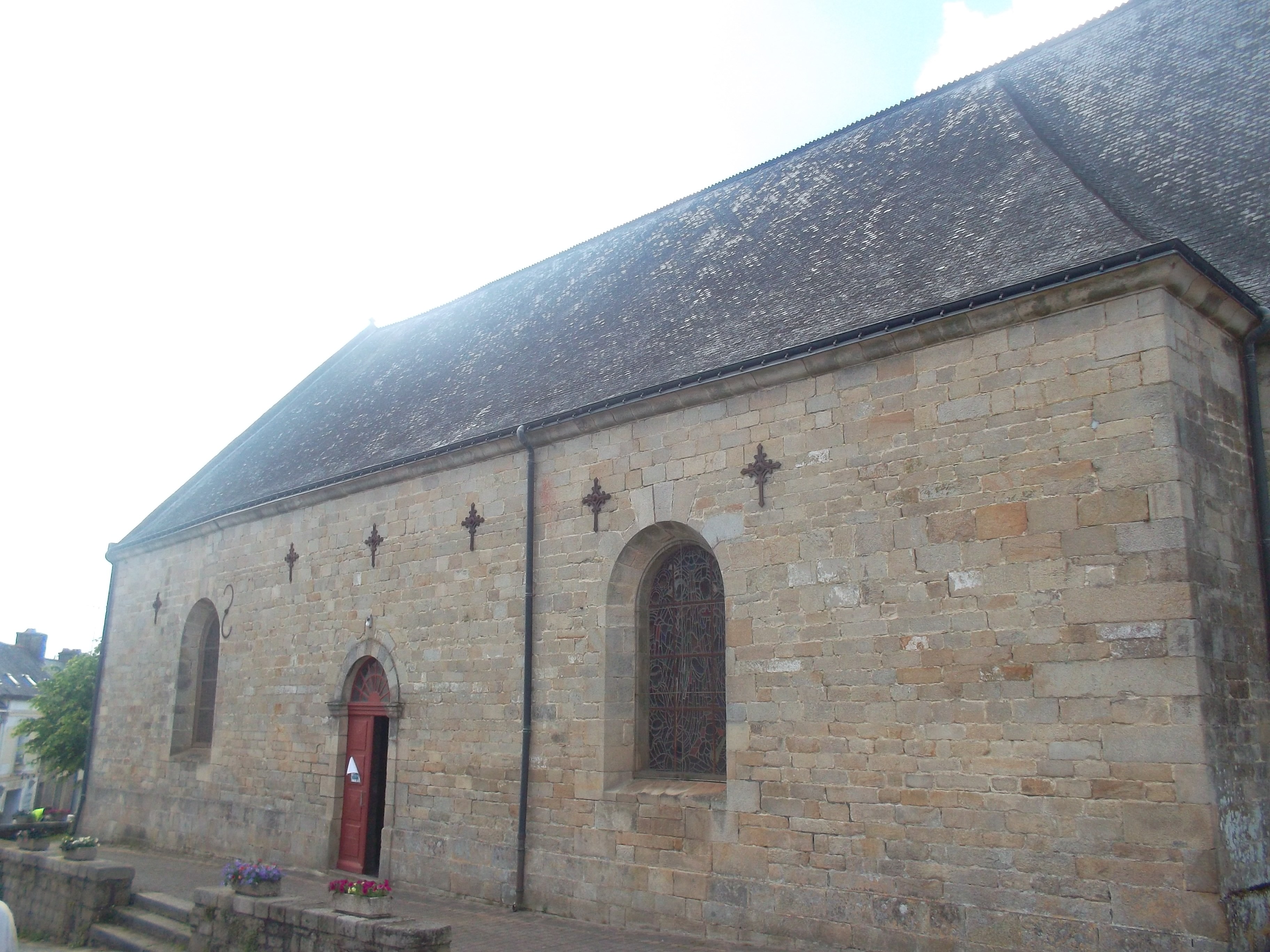 guemene-sur-scorff-eg-notre-dame-de-la-fosse-entrance-jun13
