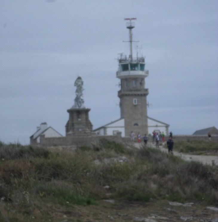 pointe-du-raz-fr-pointe-to-lighthouse-and-nd-des-naufrages-jun17