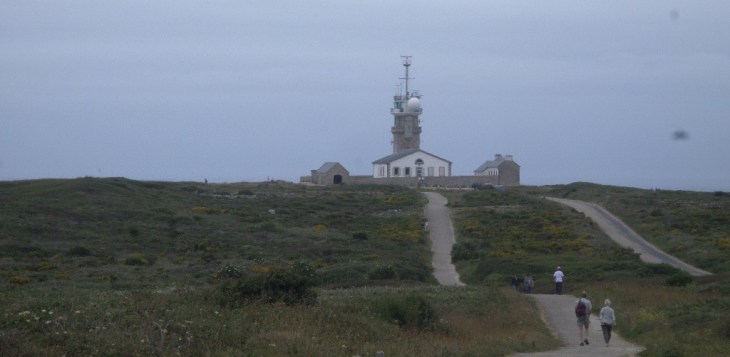 pointe-du-raz-walk-to-p-oint-and-lighthouse-mili-jun17