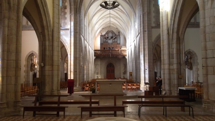 quimper-ch-st-mathieu-back-altar-to-organ-feb13