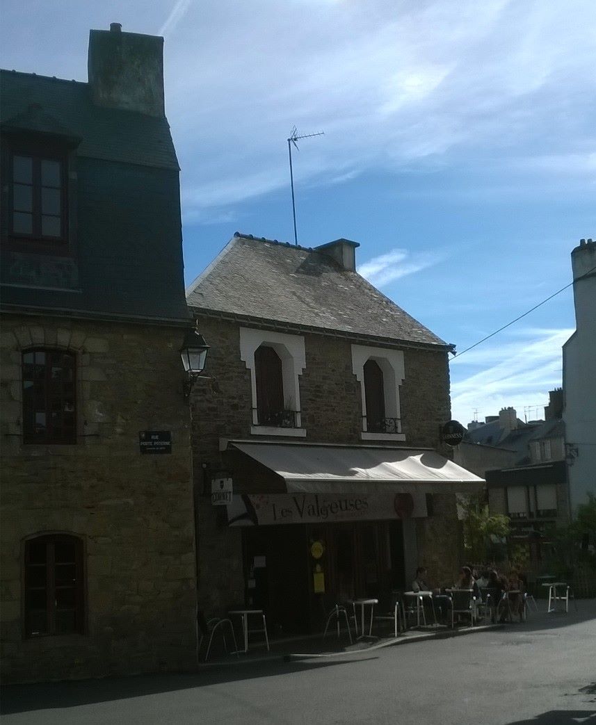 vannes-les-valseuses-bar-aug17