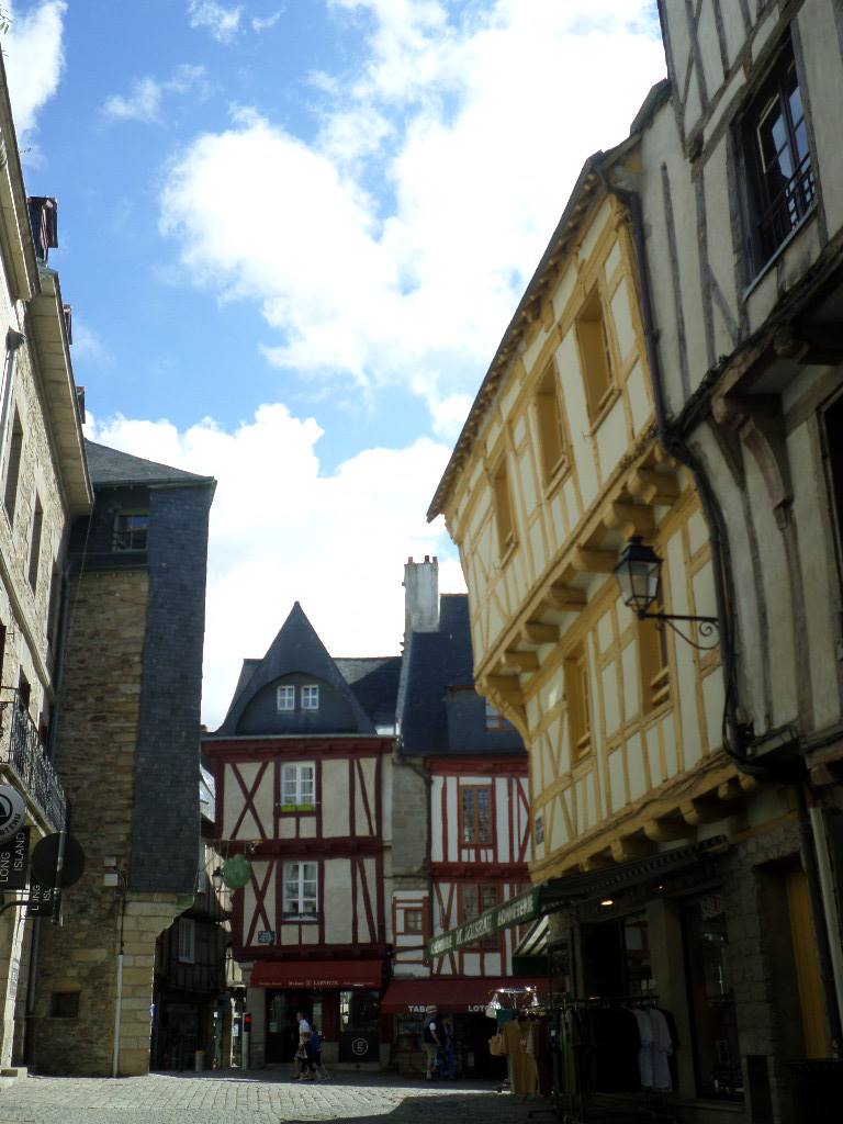 Vannes pl henri IV jul16