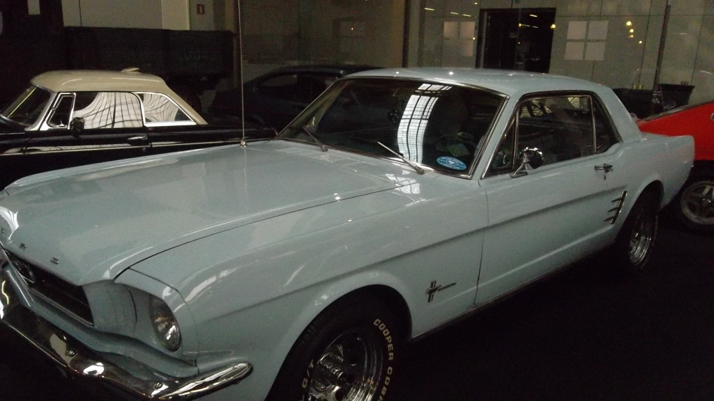 bru-autoworld-mustang-1965-dec12