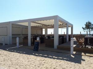 carnac-plage-le-fisher-resto-on-the-grande-plage-may18