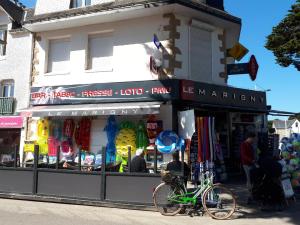 carnac-plage-le-marigny-tabac-ave-de-port-en-dro-may18