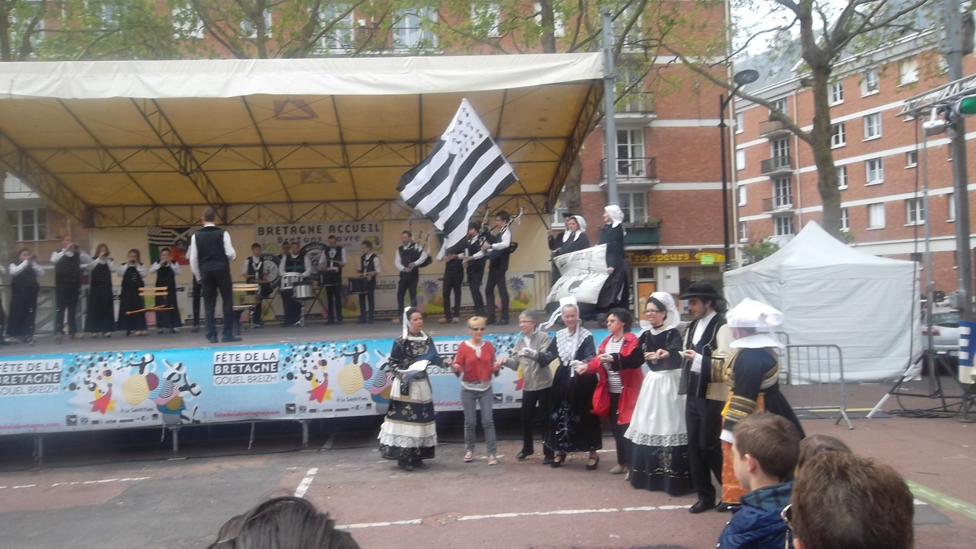 le-havre-pl-pere-arson-fete-de-la-bretagne-breton-dance-my13